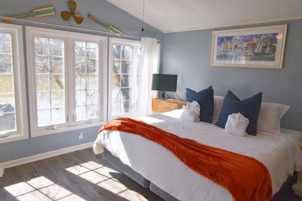 Photo of Bedroom in Albemarle