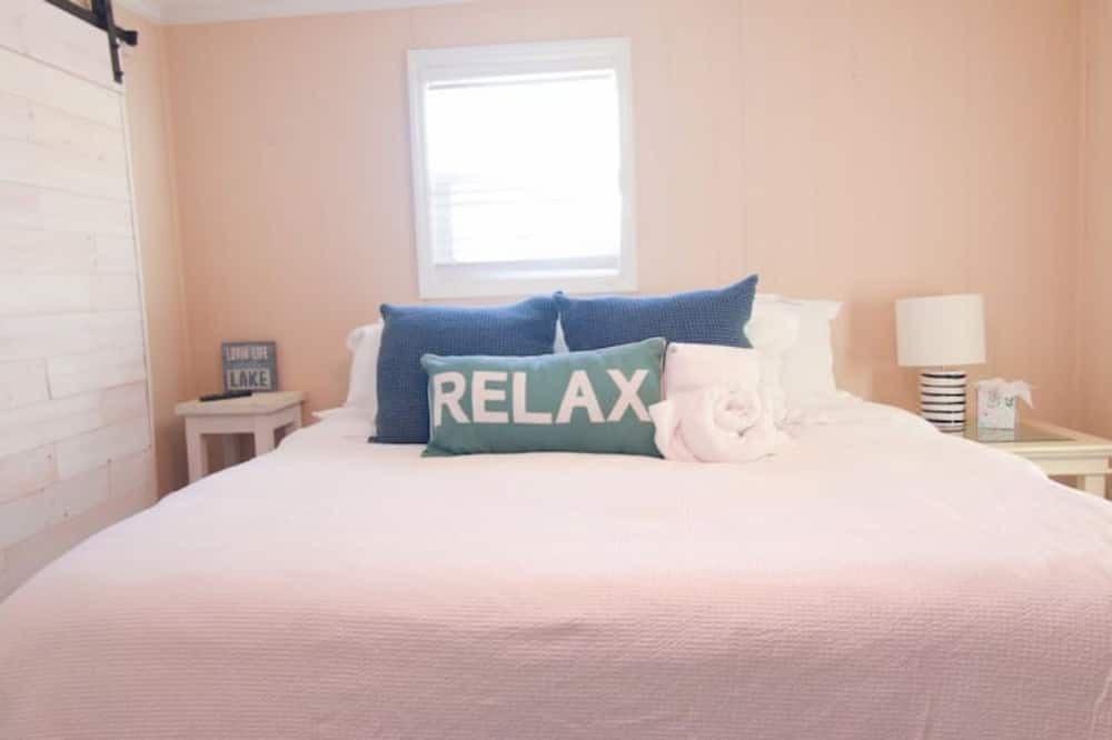 Photo of Bedroom in Albemarle