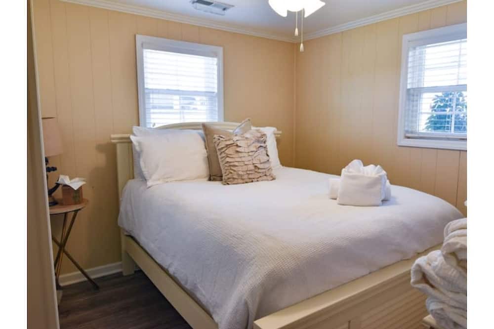 Photo of Bedroom in Albemarle