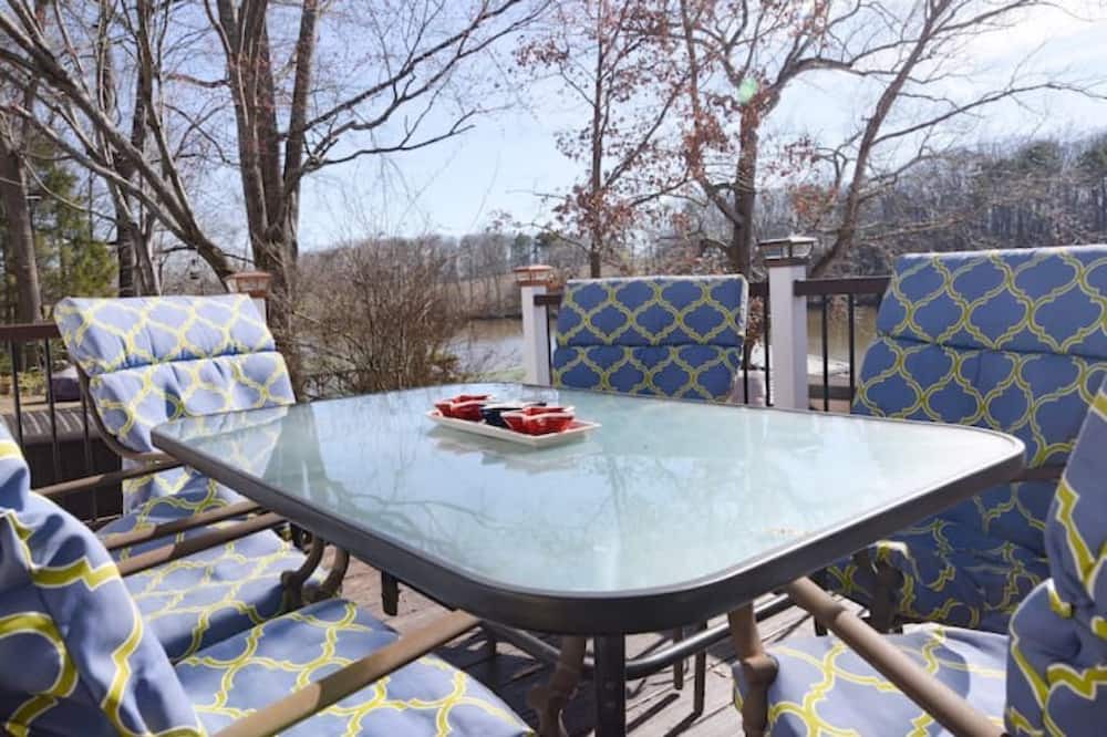 Photo of Outdoor in Albemarle