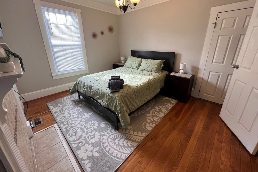 Photo of Bedroom in Biddleville