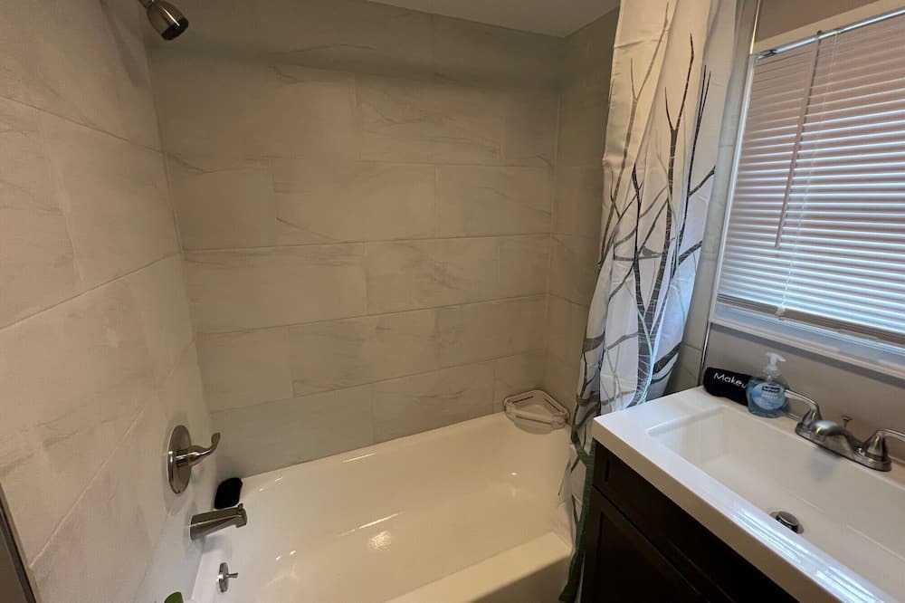 Photo of Bathroom in Biddleville