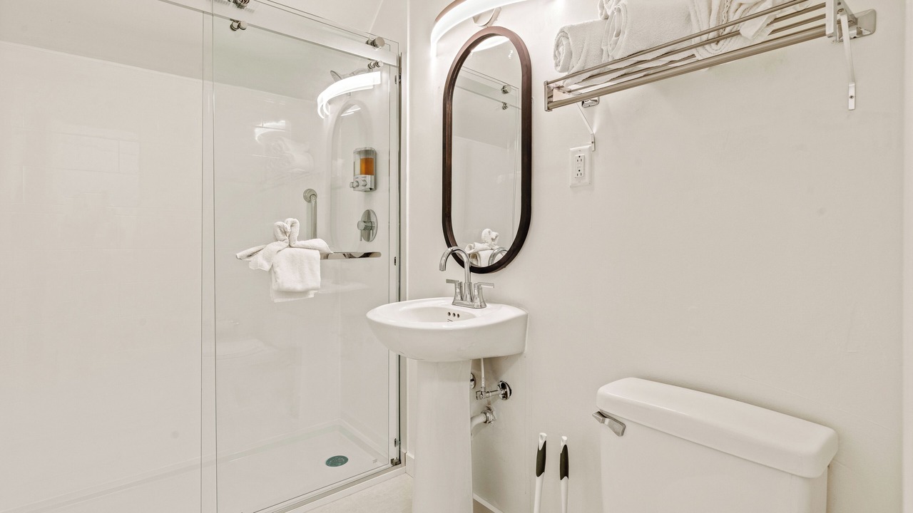 Photo of Bathroom in Manteo