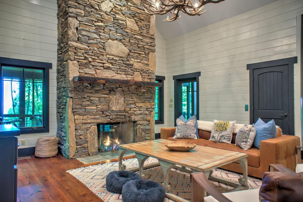 Photo of Livingroom in Sylva