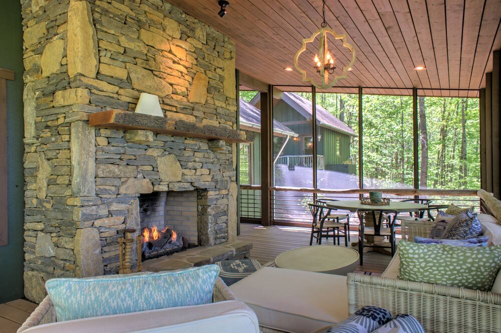 Photo of Livingroom in Sylva