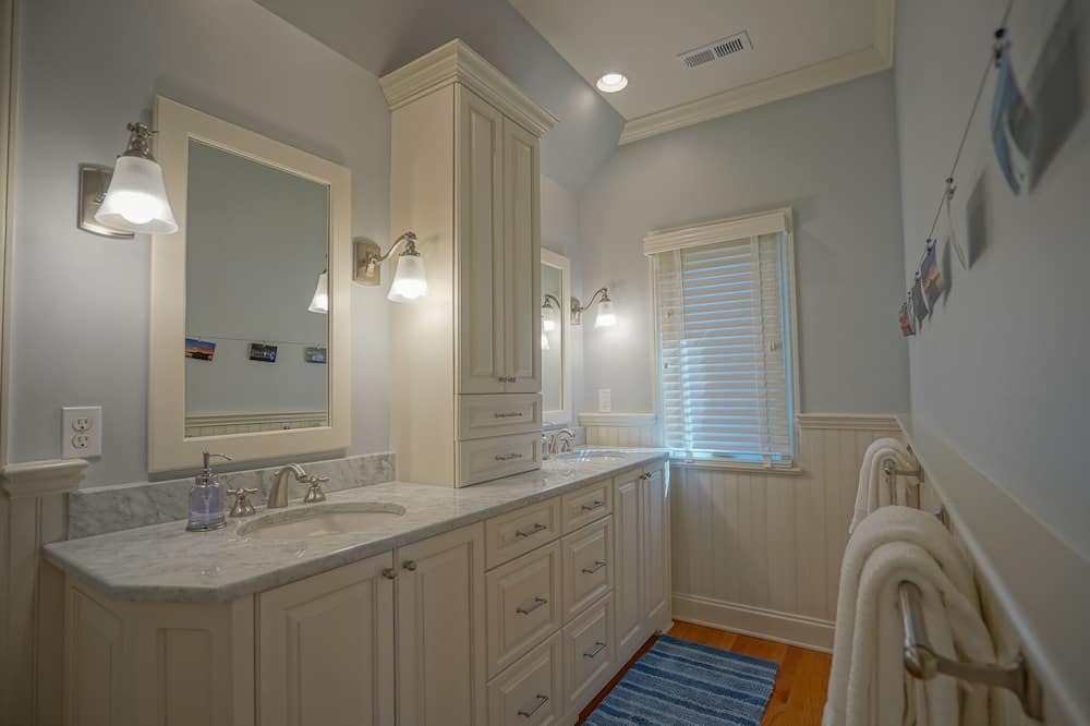 Photo of Bathroom in Steele Creek