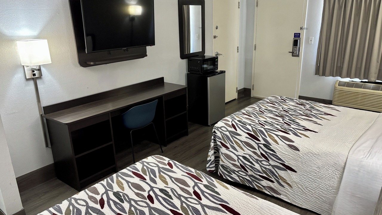 Photo of Bedroom in Lake Purdy