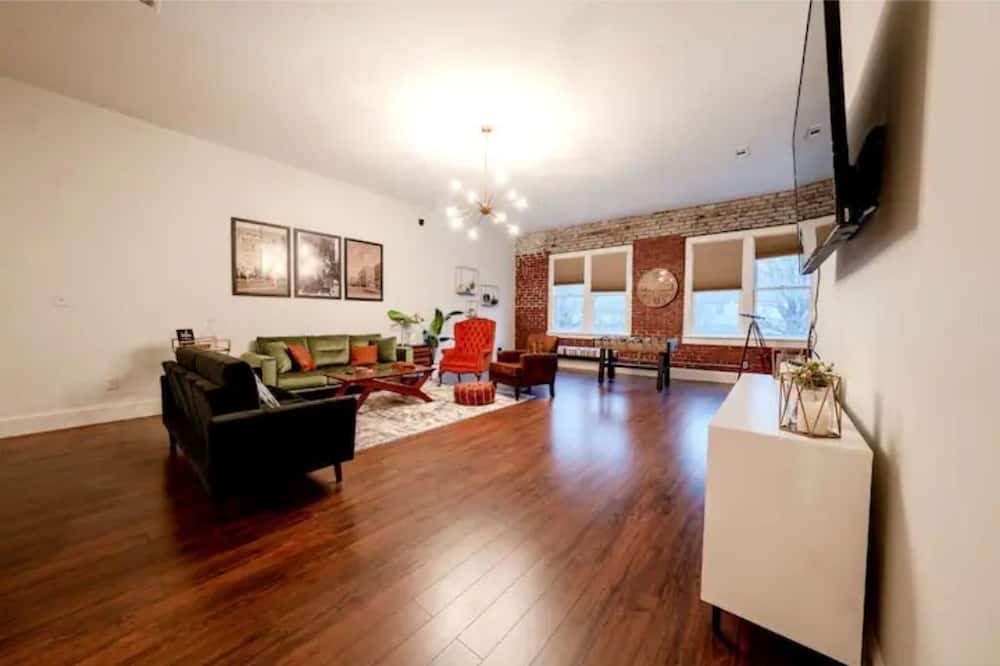Photo of Livingroom in Spencer