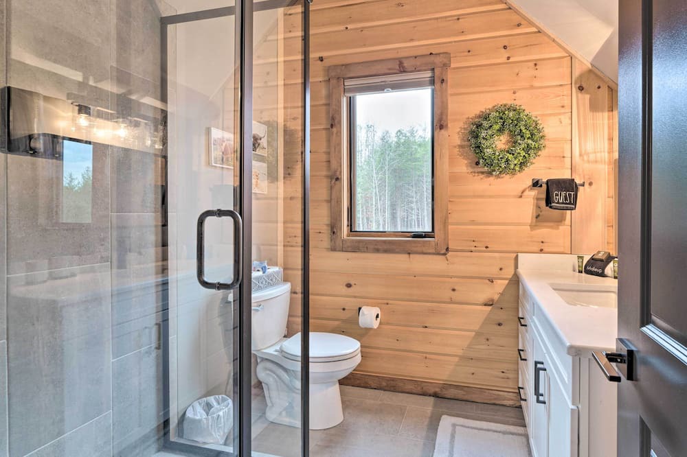 Photo of Bathroom in Nebo