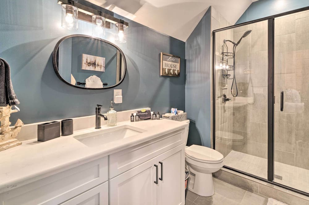 Photo of Bathroom in Nebo