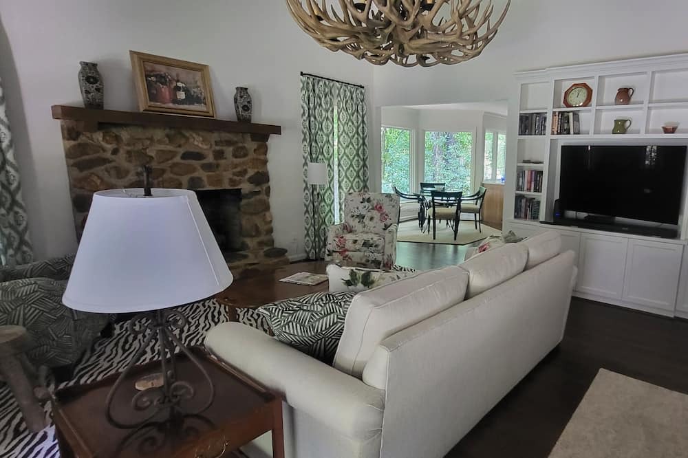 Photo of Livingroom in Roaring Gap