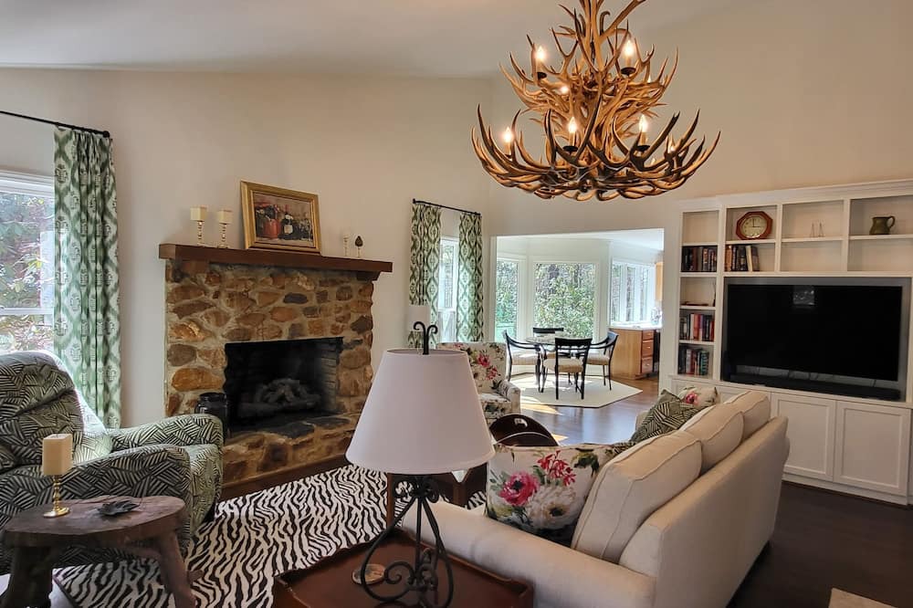 Photo of Livingroom in Roaring Gap
