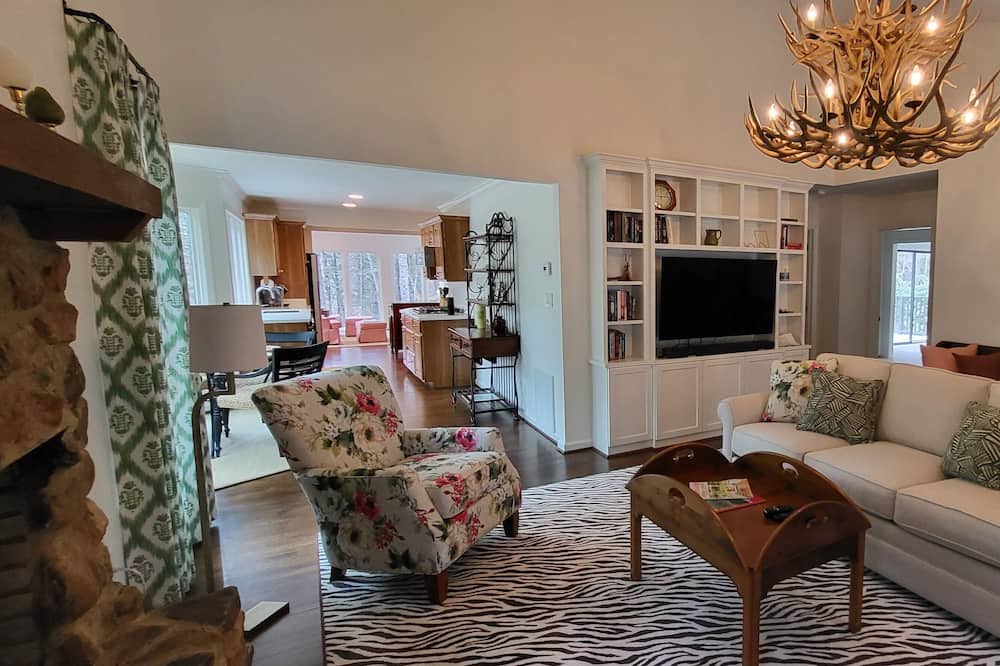 Photo of Livingroom in Roaring Gap
