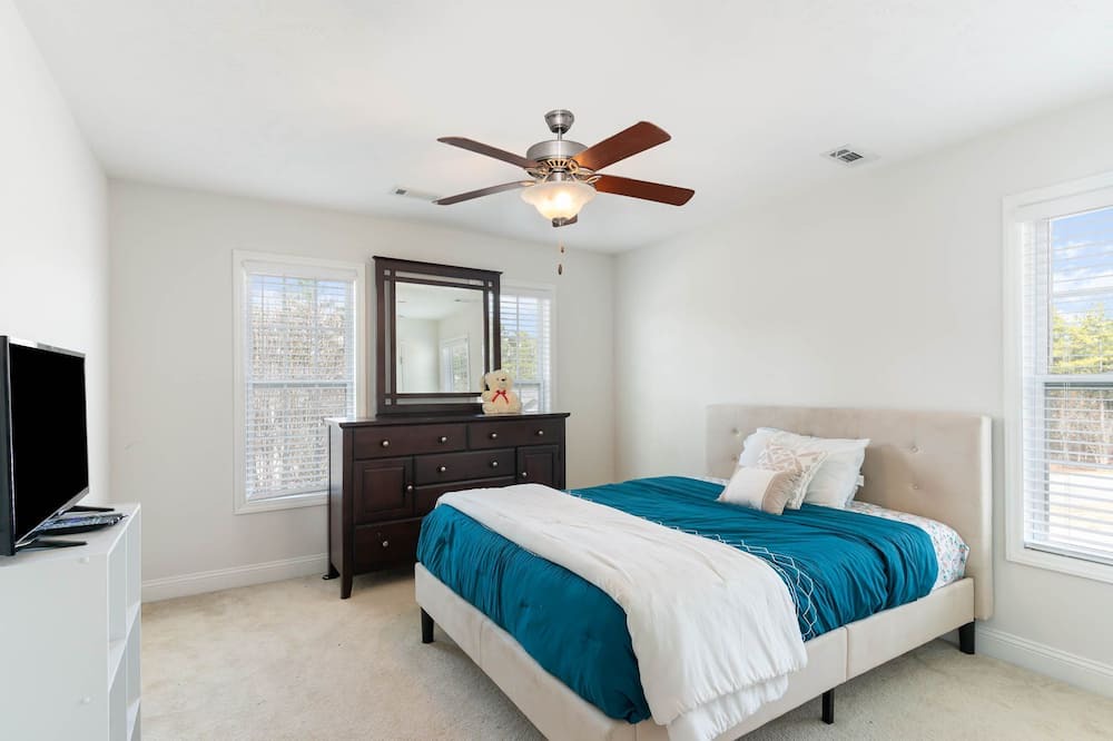 Photo of Bedroom in Olivia