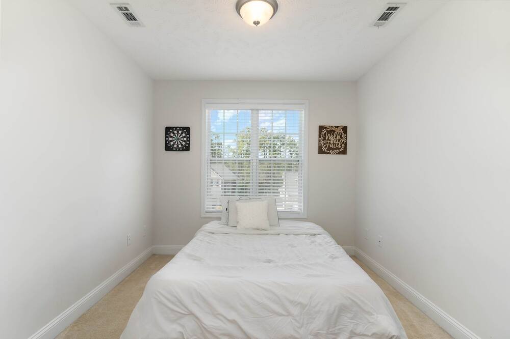 Photo of Bedroom in Olivia