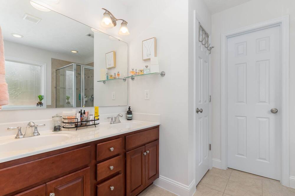 Photo of Bathroom in Olivia