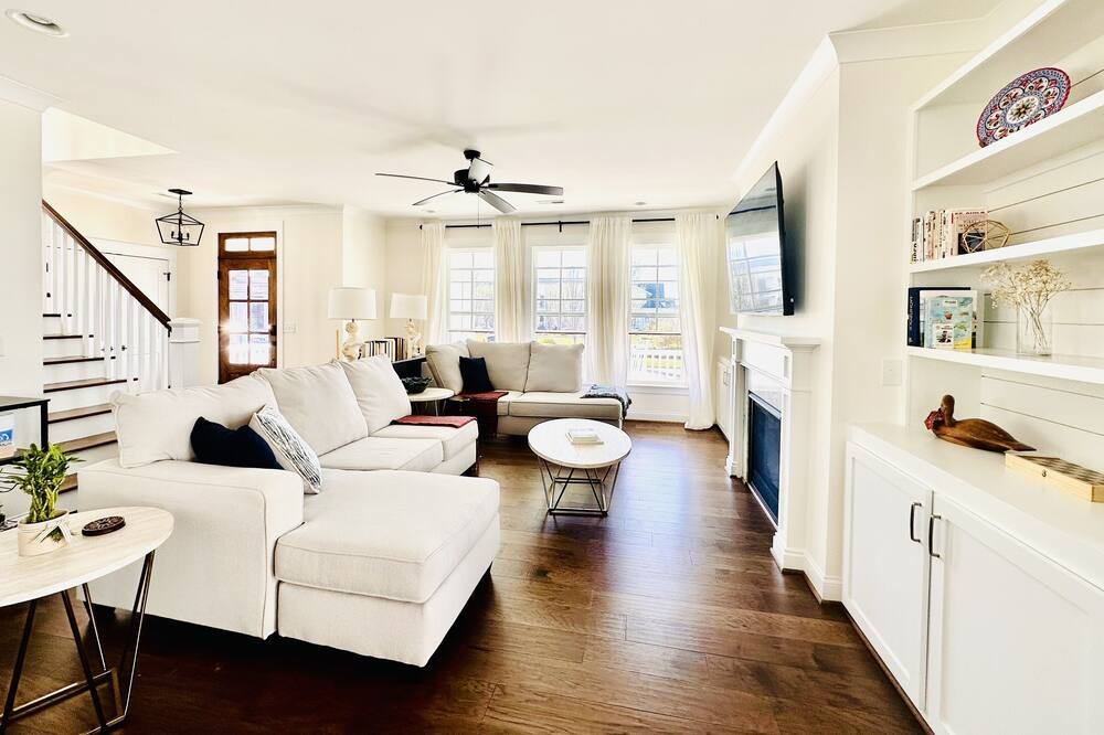 Photo of Livingroom in Winston - Salem