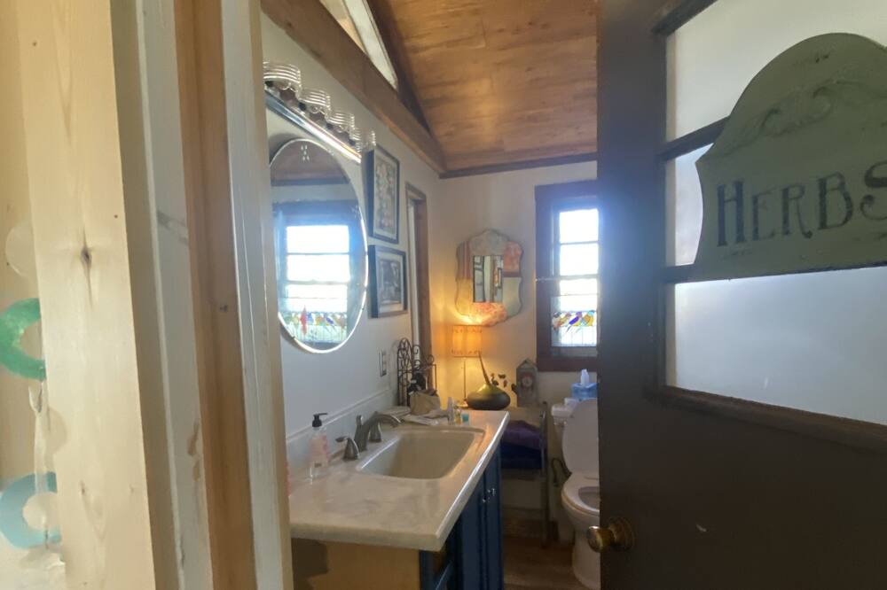 Photo of Bathroom in Hubert