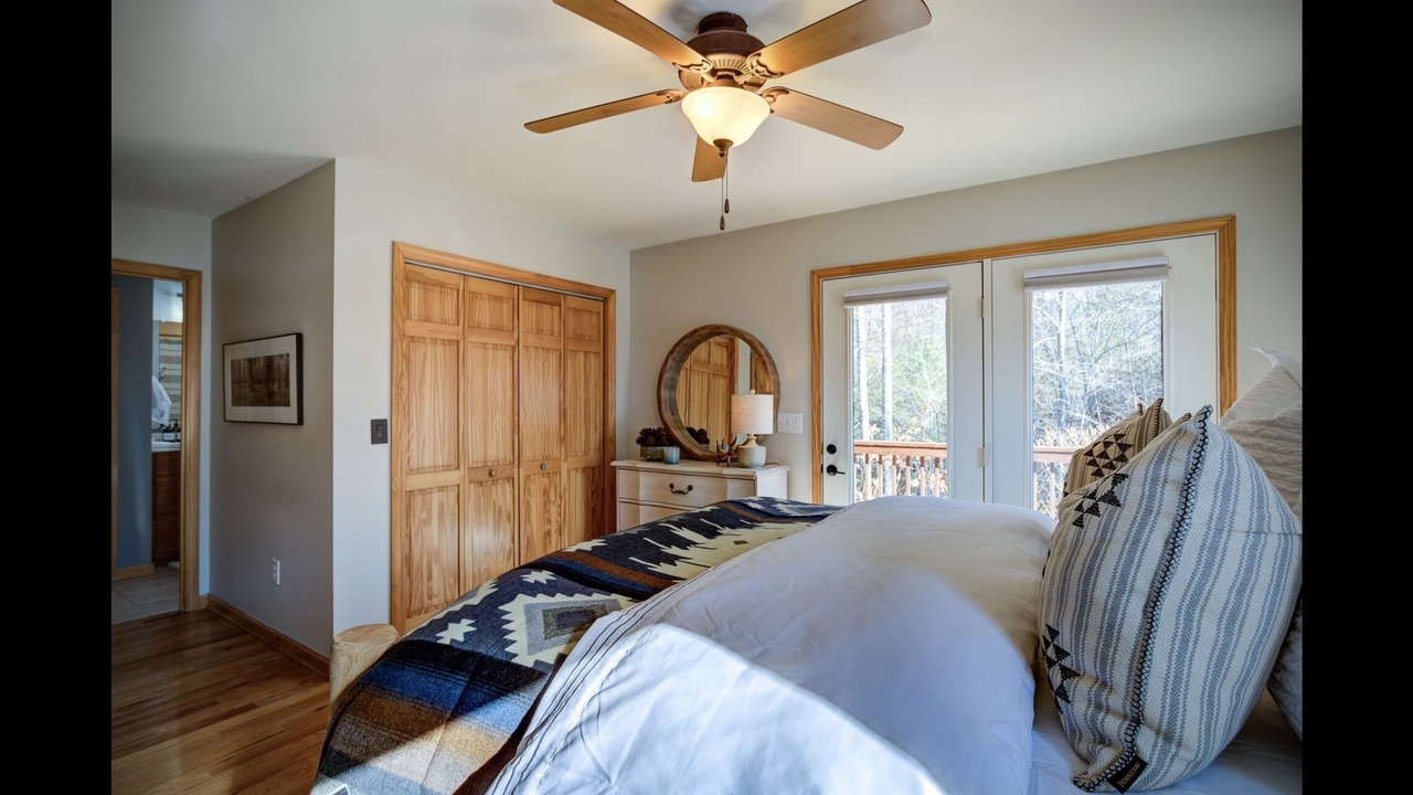 Photo of Bedroom in Piney Creek