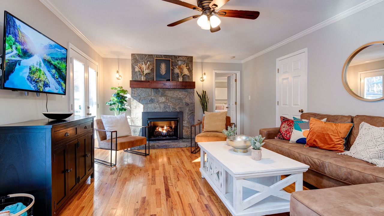 Photo of Livingroom in Candler