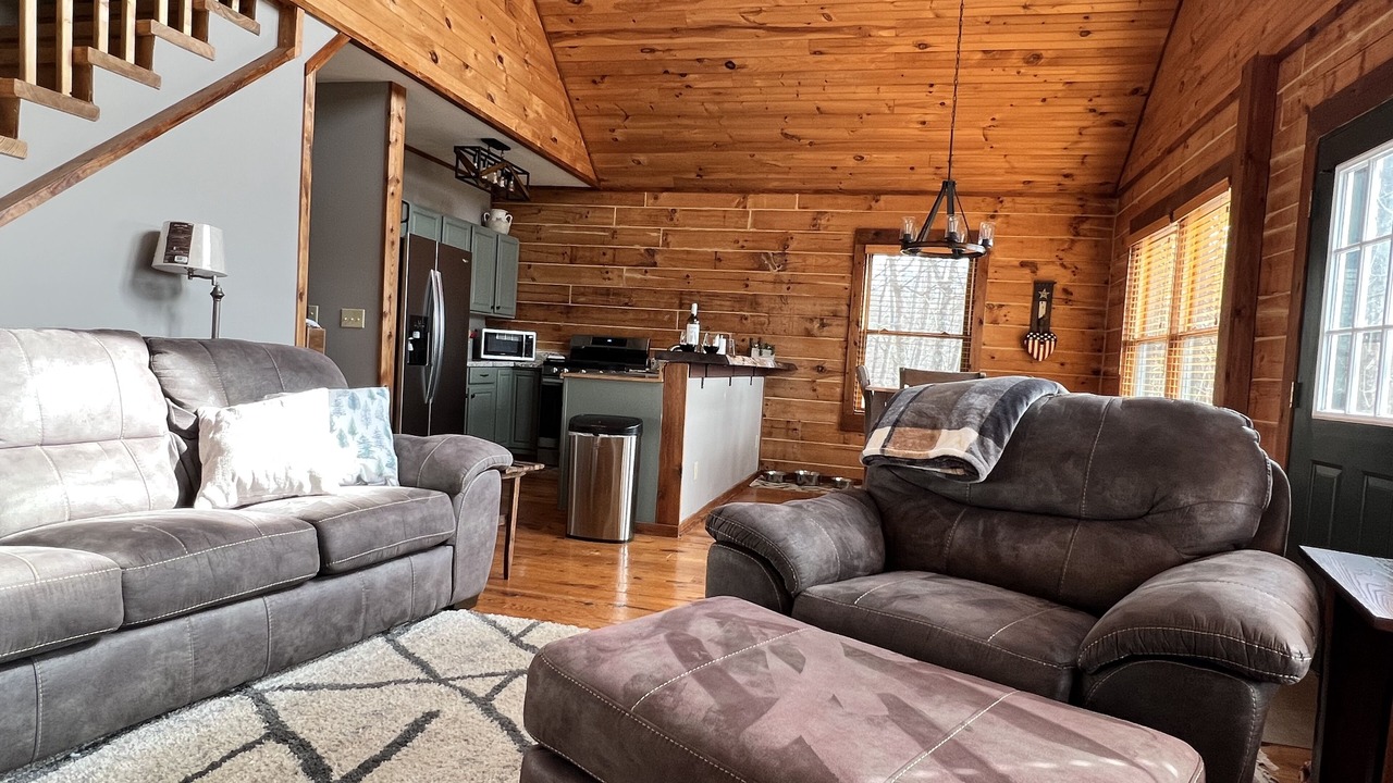 Photo of Livingroom in Purlear