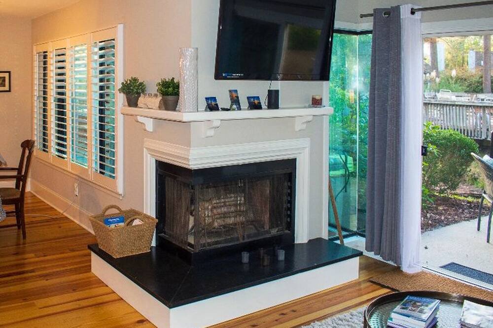 Photo of Livingroom in Mount Pleasant