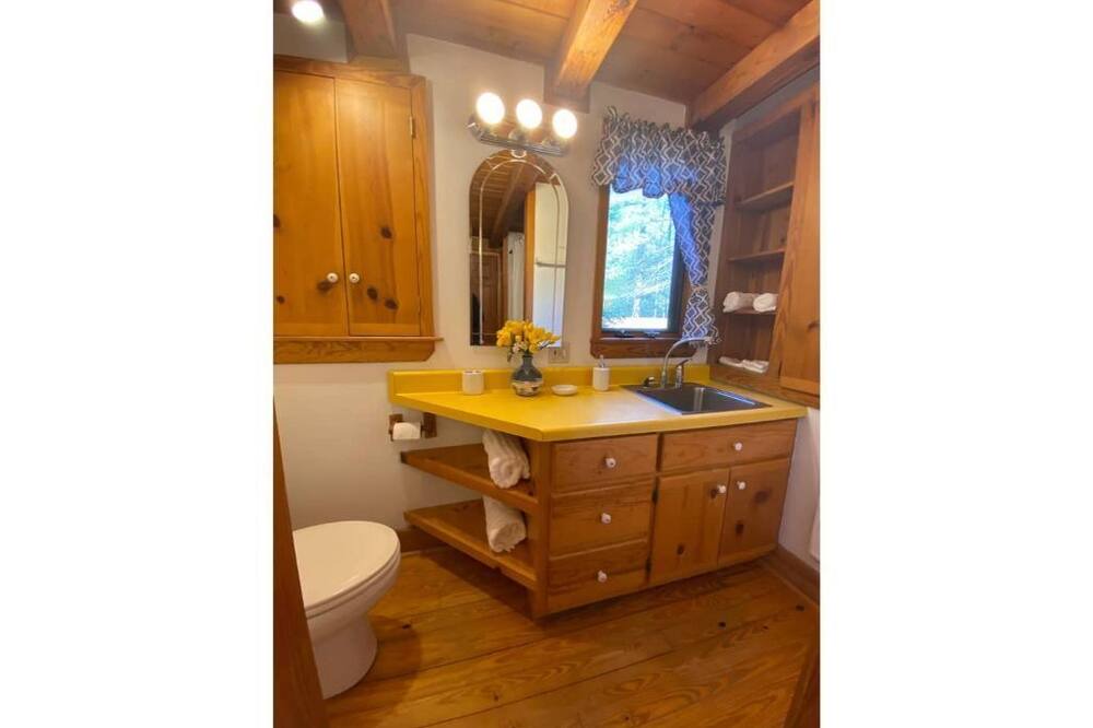 Photo of Bathroom in Warne