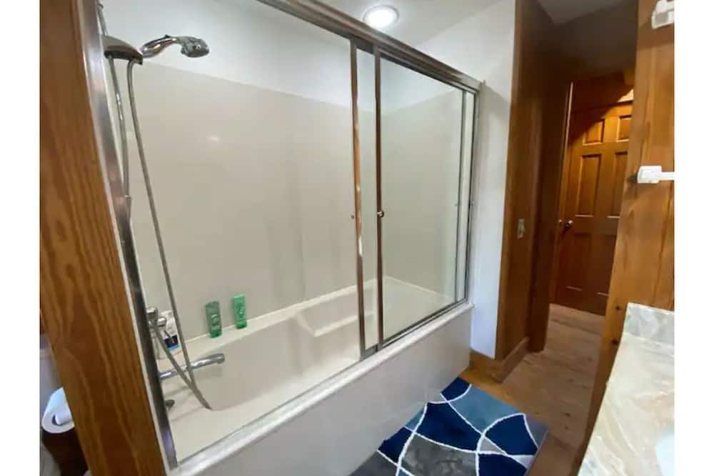 Photo of Bathroom in Warne
