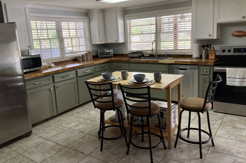 Photo of Kitchen in Titus