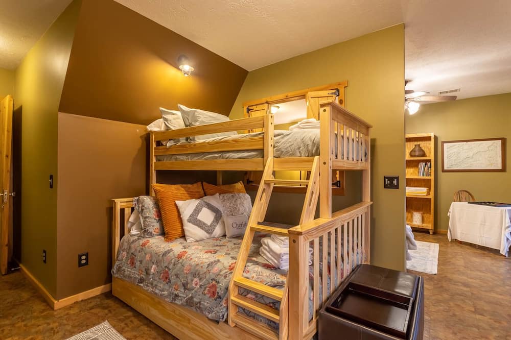 Photo of Bedroom in Purlear
