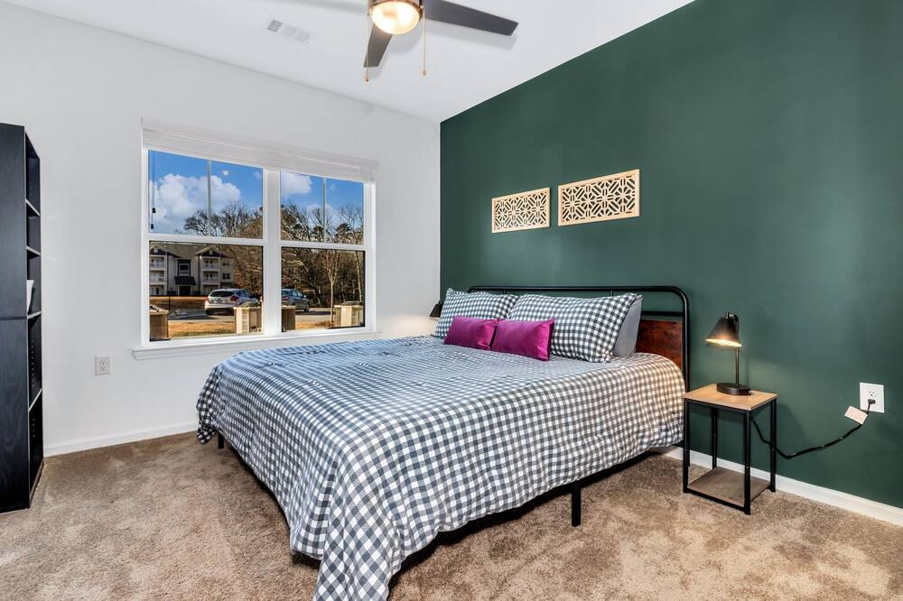 Photo of Bedroom in Avery Creek