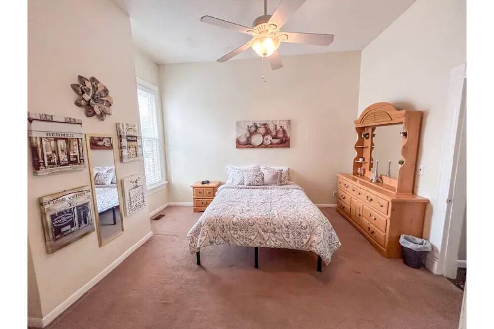 Photo of Bedroom in Olde Town Augusta