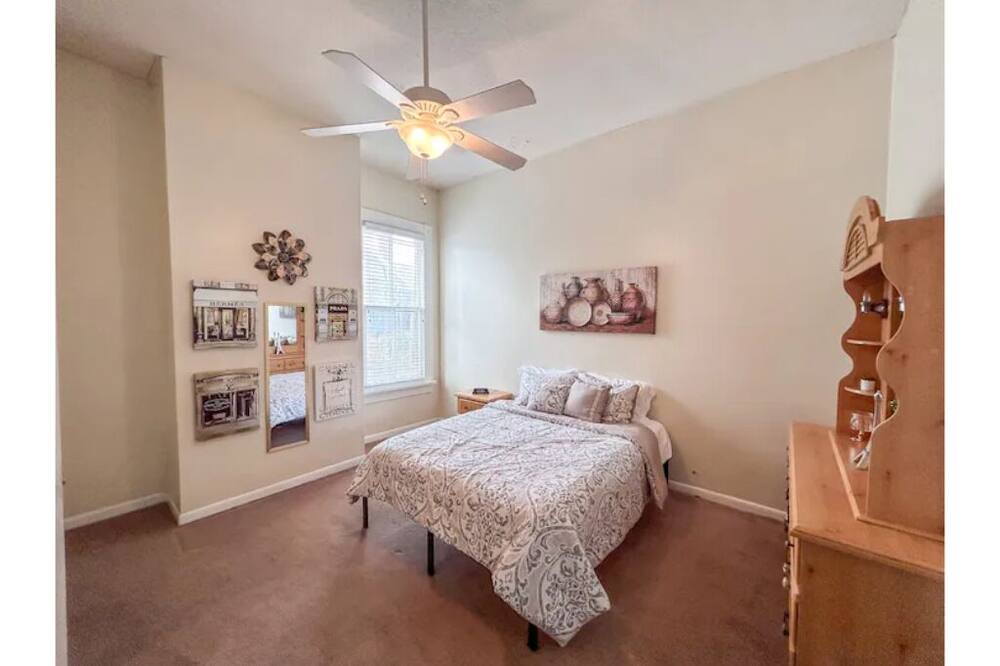 Photo of Bedroom in Olde Town Augusta
