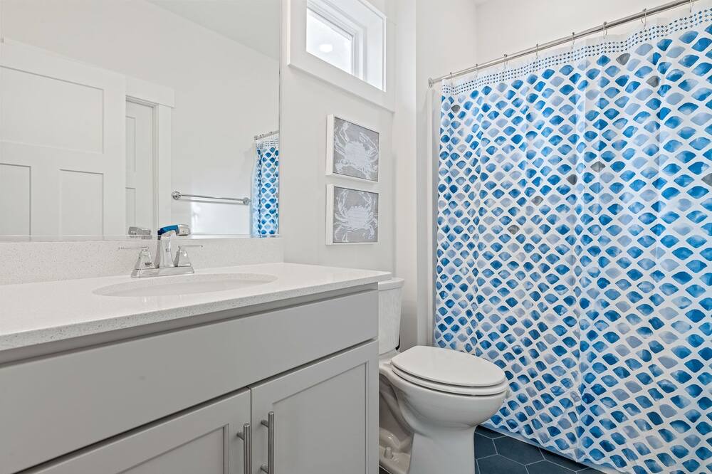 Photo of Bathroom in Bermuda Bay