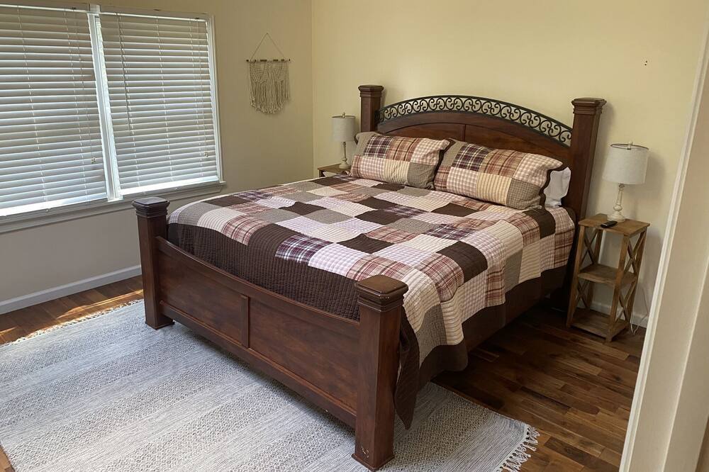 Photo of Bedroom in Warrensville
