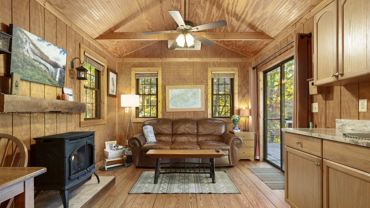 Photo of Livingroom in Chimney Rock