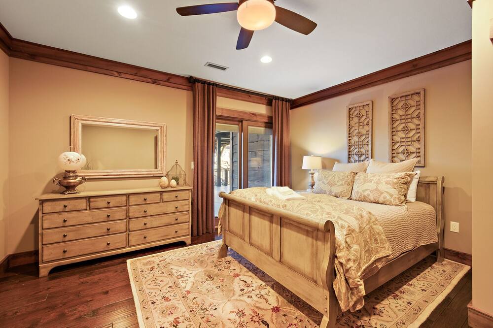 Photo of Bedroom in Frank
