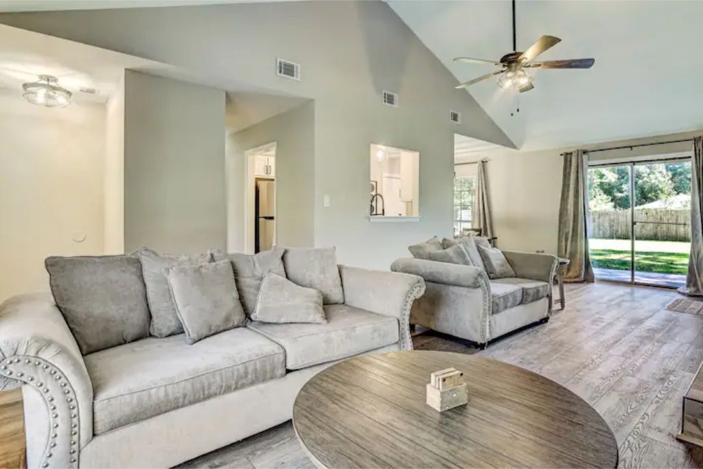Photo of Livingroom in Montgomery