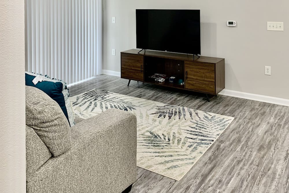 Photo of Livingroom in Southeast Raleigh