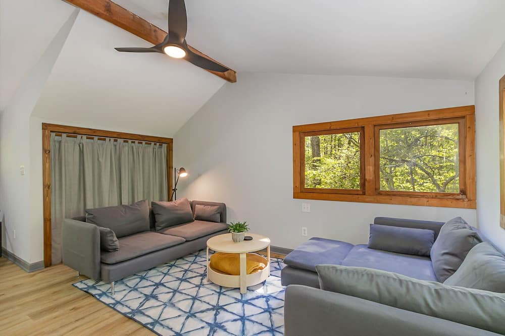 Photo of Livingroom in Pittsboro