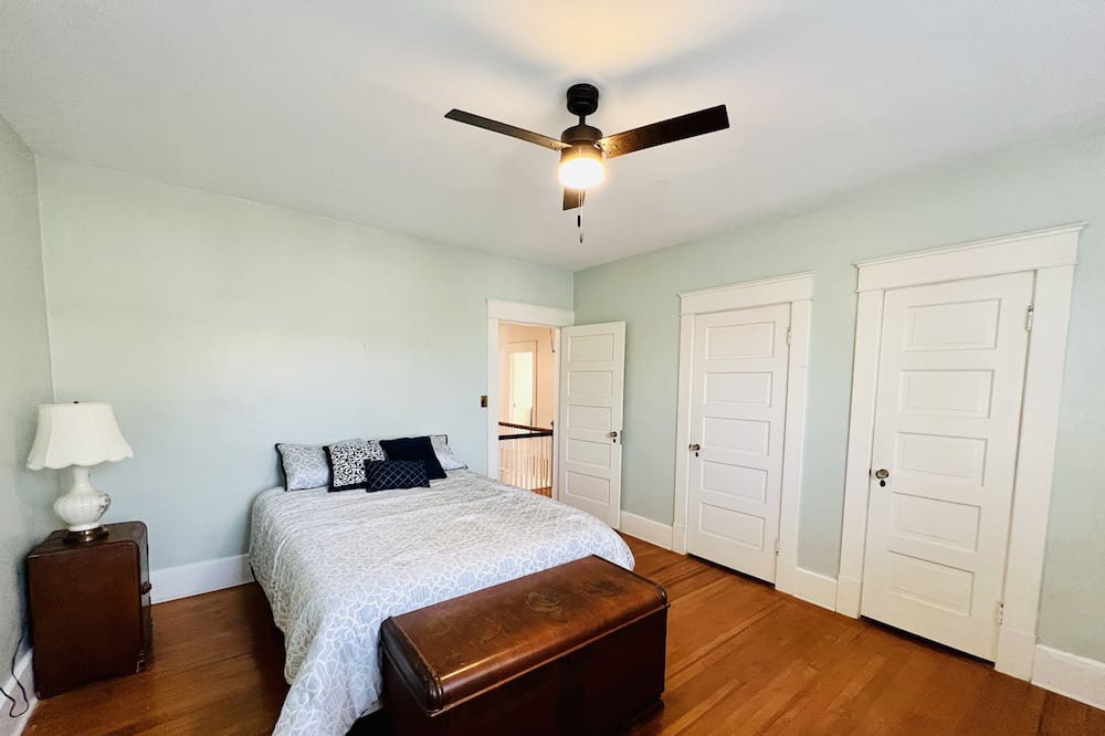 Photo of Bedroom in Elizabeth City