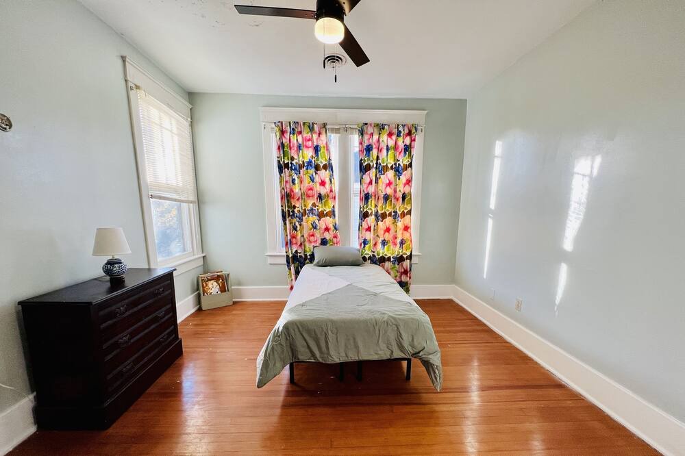 Photo of Bedroom in Elizabeth City