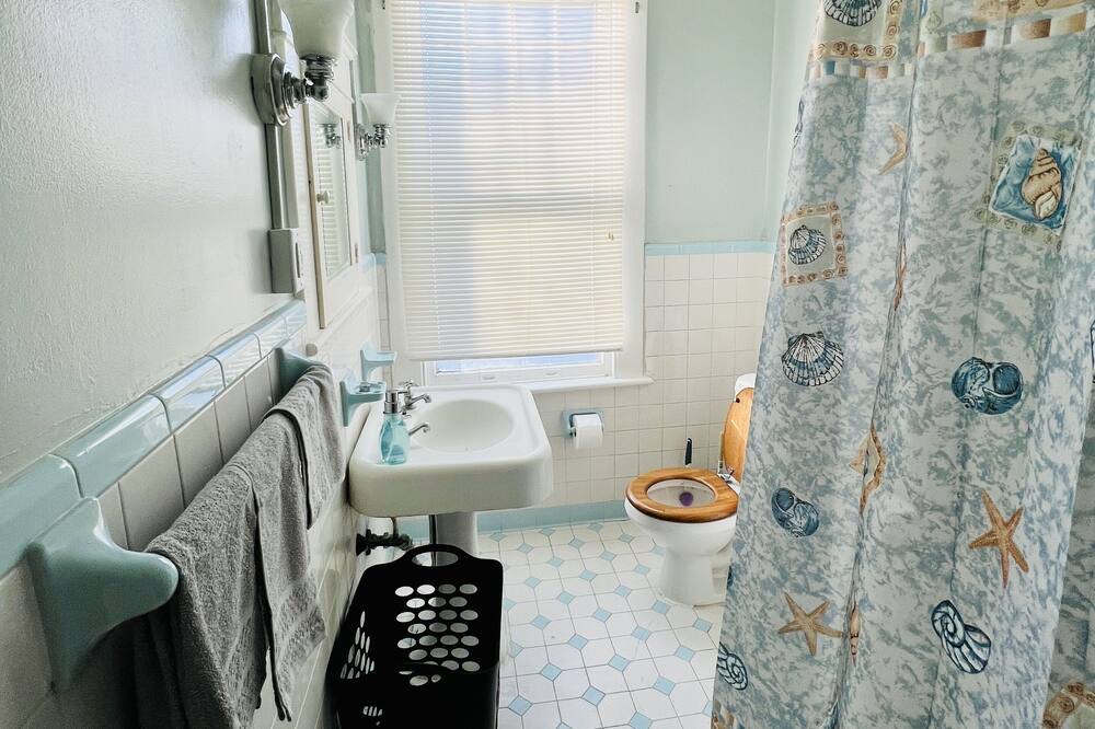 Photo of Bathroom in Elizabeth City