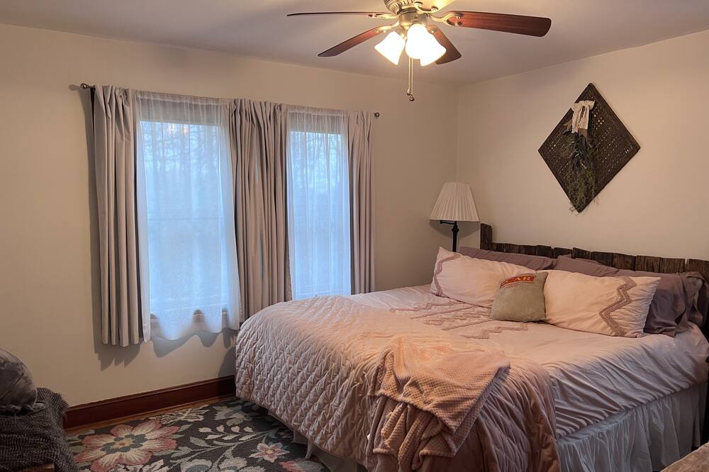 Photo of Bedroom in Little Switzerland