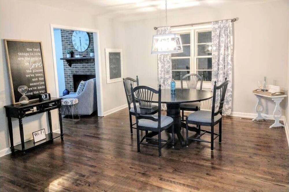 Photo of Livingroom in Garner