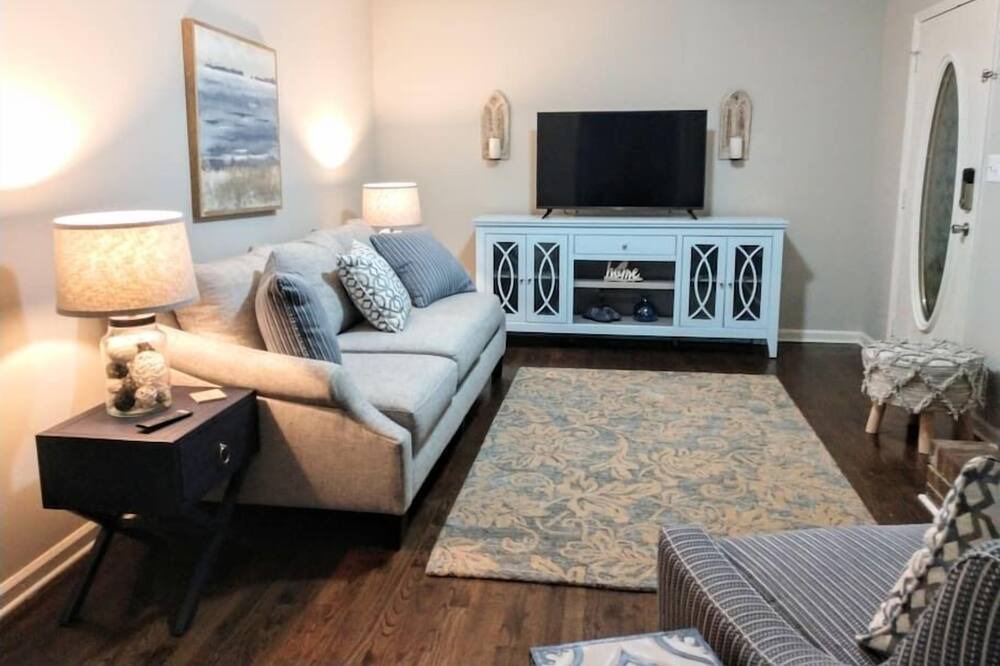 Photo of Bedroom in Garner