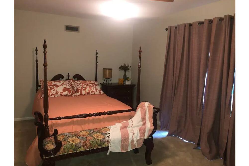 Photo of Bedroom in Goodlettsville