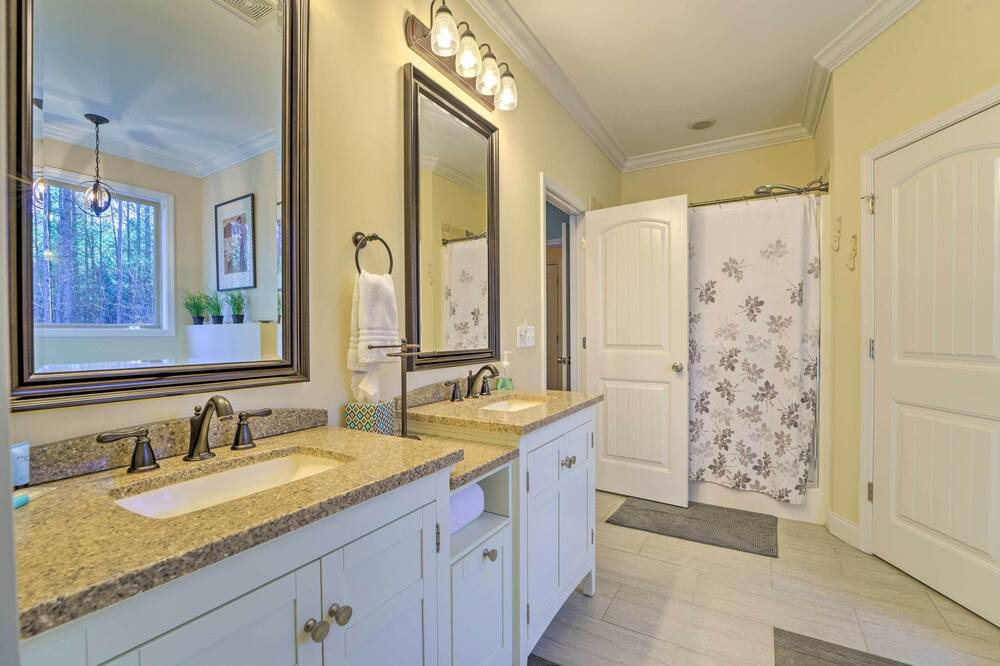 Photo of Bathroom in Connellys Springs