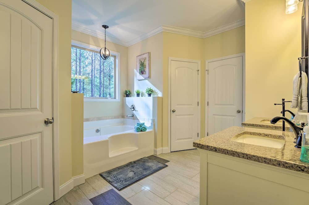 Photo of Bathroom in Connellys Springs