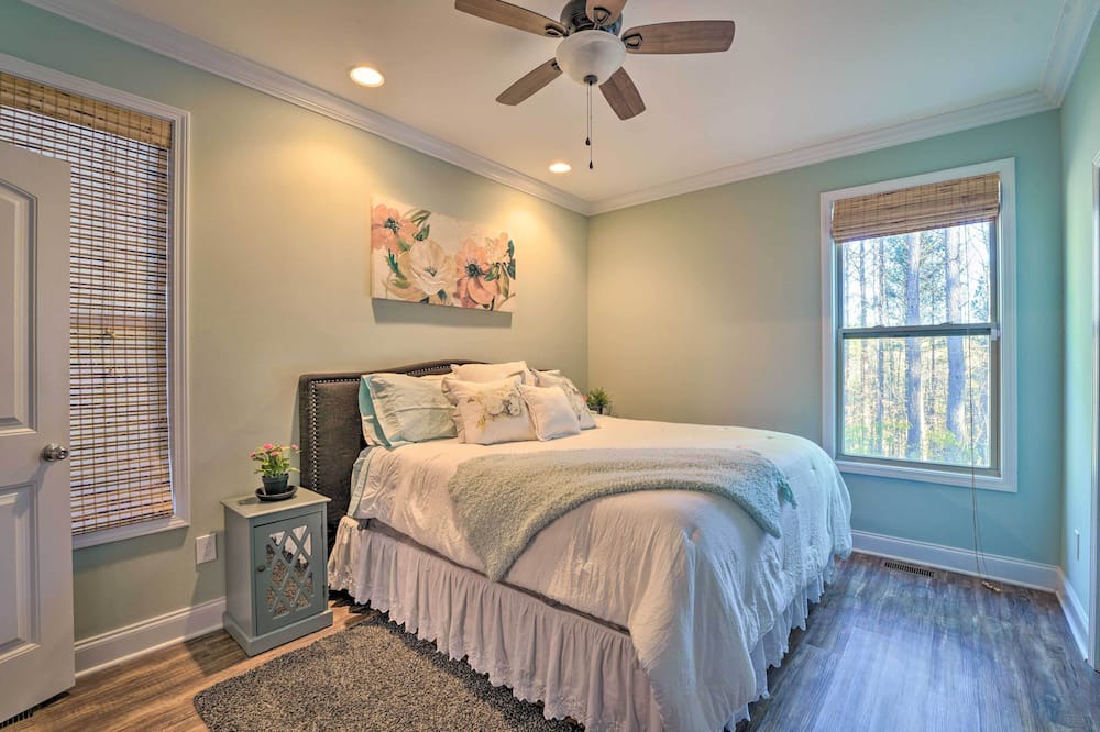 Photo of Bedroom in Connellys Springs